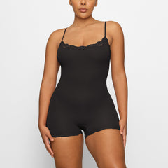 FITS EVERYBODY LACE ONESIE | ONYX