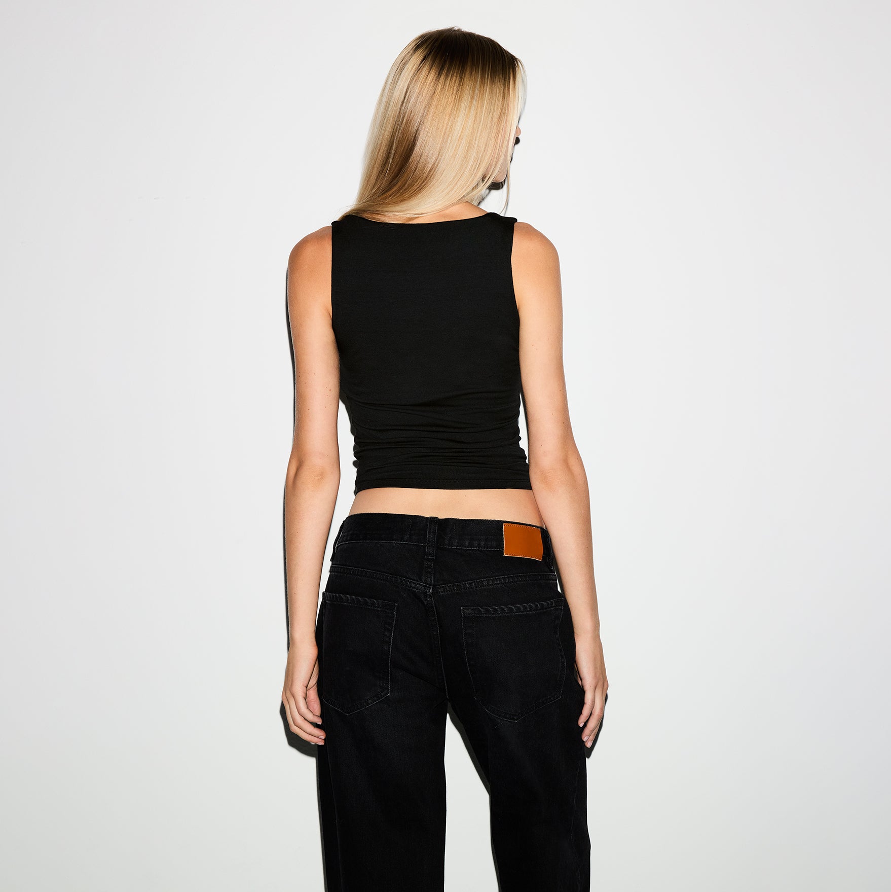 SMOOTH LAYERS SQUARE NECK TANK | OBSIDIAN